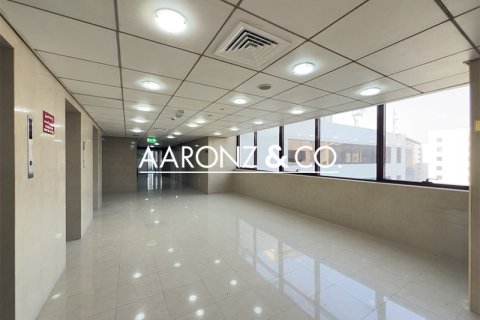 Office in Dubai Investment Park, Dubai 4014.9 sq.m. № 78395 - photo 12