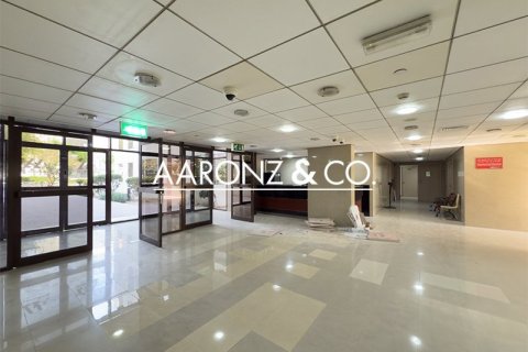 Commercial property in Dubai Investment Park, Dubai 9280.8 sq.m. № 78396 - photo 5