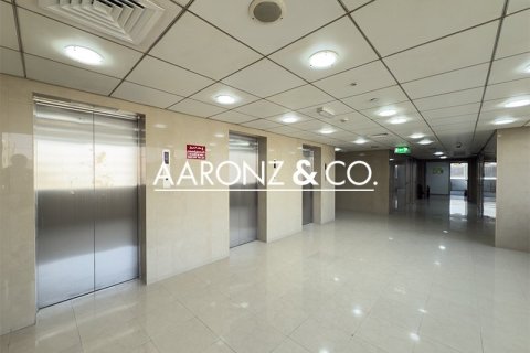Commercial property in Dubai Investment Park, Dubai 9280.8 sq.m. № 78396 - photo 8