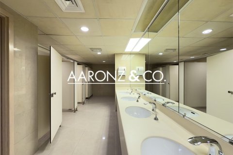 Commercial property in Dubai Investment Park, Dubai 9280.8 sq.m. № 78396 - photo 19