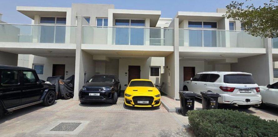 Adosado en Dubai, 3 dormitorios, 112.2 m², № 40443