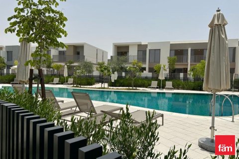 Townhouse in Tilal Al Ghaf, Dubai 3 bedrooms, 199 sq.m. № 49378 - photo 1
