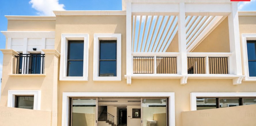 Maison de ville à Dubai, 4 chambres, 144 m², № 114869