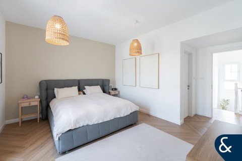 Купить виллу в Арабиан Ранчес, Дубай: 3 спальни, 219м², № 75823 - фото 13