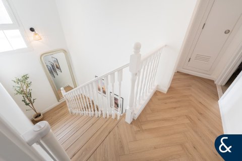 Купить виллу в Арабиан Ранчес, Дубай: 3 спальни, 219м², № 75823 - фото 7