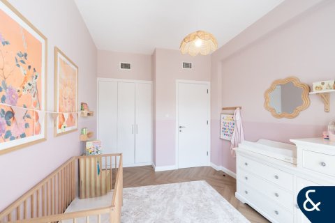 Купить виллу в Арабиан Ранчес, Дубай: 3 спальни, 219м², № 75823 - фото 9