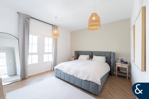 Купить виллу в Арабиан Ранчес, Дубай: 3 спальни, 219м², № 75823 - фото 14