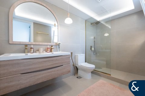 Купить виллу в Арабиан Ранчес, Дубай: 3 спальни, 219м², № 75823 - фото 12