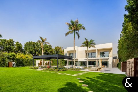 Villa in Al Barari, Dubai 5 bedrooms, 862 sq.m. № 75830 - photo 1
