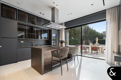 Villa in Al Barari, Dubai 5 bedrooms, 862 sq.m. № 75830 - photo 7