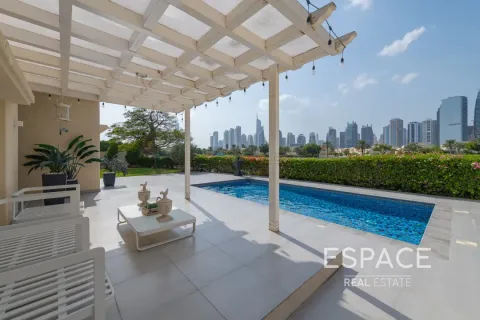 Villa in Meadows 1, Meadows, Dubai 4 bedrooms, 332 sq.m. № 61816 - photo 1