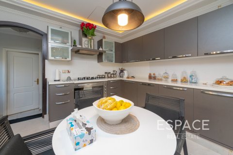 Villa in Meadows 1, Meadows, Dubai 4 bedrooms, 332 sq.m. № 61816 - photo 9