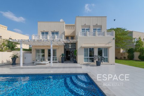 Villa in Meadows 1, Meadows, Dubai 4 bedrooms, 332 sq.m. № 61816 - photo 20