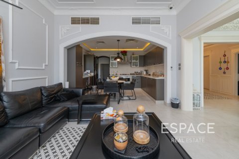 Villa in Meadows 1, Meadows, Dubai 4 bedrooms, 332 sq.m. № 61816 - photo 6
