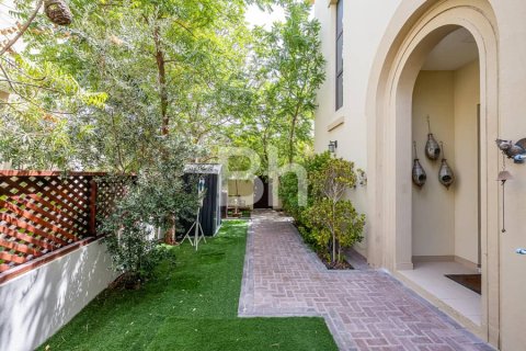 Villa en Reem, Dubai, 3 dormitorios, 299 m², № 23366 - foto 5
