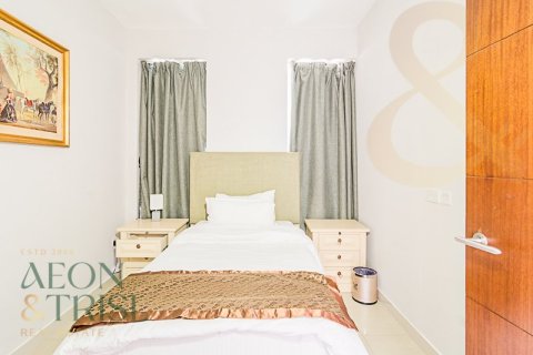 Купить квартиру в Даунтаун Дубай (Даунтаун Бурдж Дубай), Дубай: 3 спальни, 135м², № 60660 - фото 3