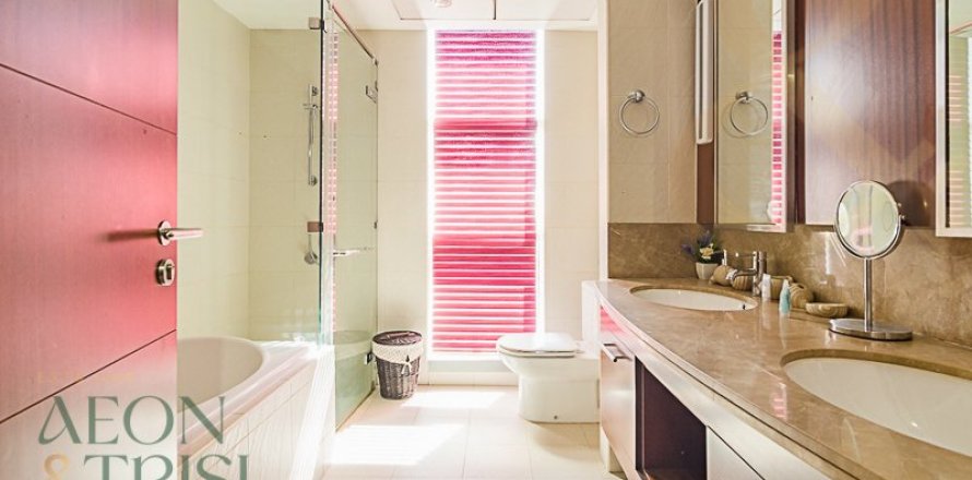 Квартира в Даунтаун Дубай (Даунтаун Бурдж Дубай), Дубай, 3 спальни, 135м², № 60660