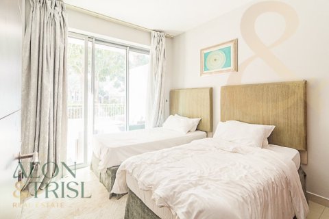 Купить квартиру в Даунтаун Дубай (Даунтаун Бурдж Дубай), Дубай: 3 спальни, 135м², № 60660 - фото 2