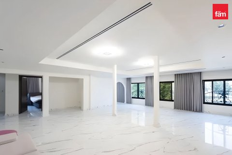 Villa in Dubai 8 bedrooms, 1333.3 sq.m. № 60633 - photo 13