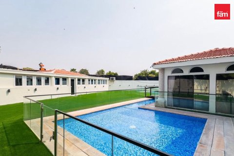 Villa in Dubai 8 bedrooms, 1333.3 sq.m. № 60633 - photo 25