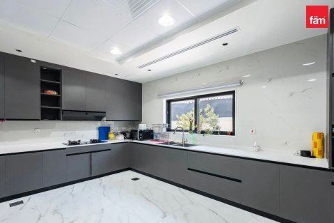 Villa in Dubai 8 bedrooms, 1333.3 sq.m. № 60633 - photo 15