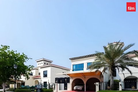 Villa in Dubai 8 bedrooms, 1333.3 sq.m. № 60633 - photo 2