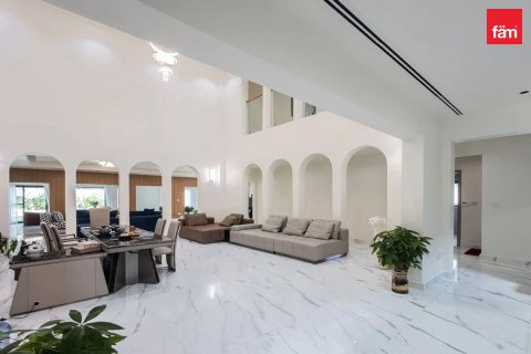 Villa in Dubai 8 bedrooms, 1333.3 sq.m. № 60633 - photo 7