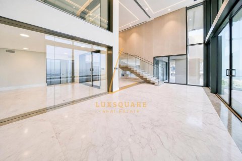 Apartamento en Palm Jumeirah, Dubai, 4 dormitorios, 599 m², № 141558