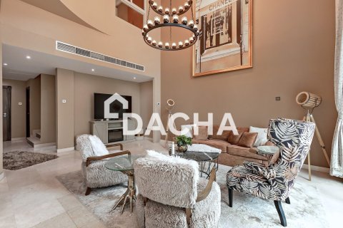 Apartment in Dubai Marina, Dubai 3 bedrooms, 225 sq.m. № 110422 - photo 13