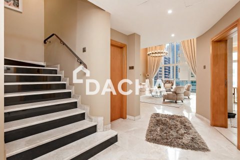 Apartment in Dubai Marina, Dubai 3 bedrooms, 225 sq.m. № 110422 - photo 10