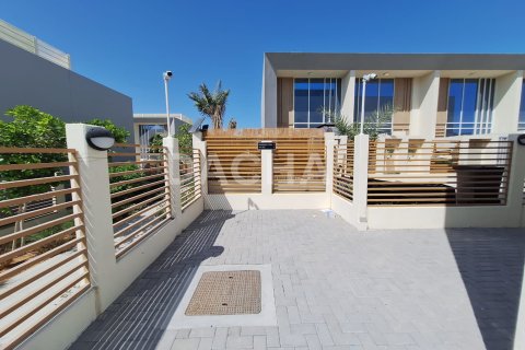 Townhouse in Dubai Land, Dubai 2 bedrooms, 125 sq.m. № 110419 - photo 21
