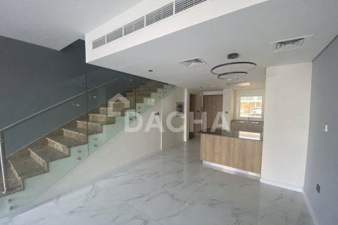 Townhouse in Dubai Land, Dubai 2 bedrooms, 125 sq.m. № 110419 - photo 19