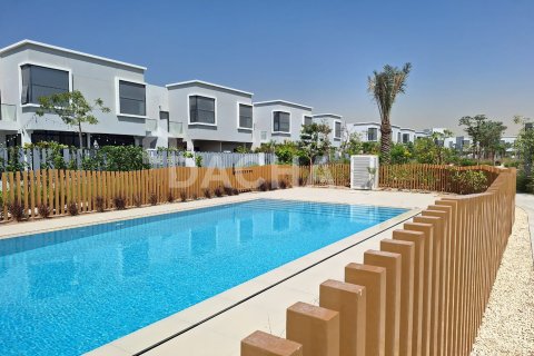 Townhouse in Dubai Land, Dubai 2 bedrooms, 125 sq.m. № 110419 - photo 4