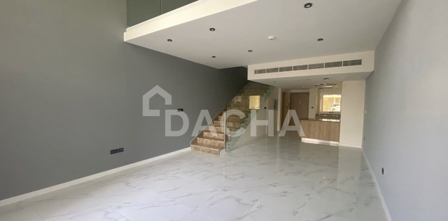 Townhouse in Dubai Land, Dubai 2 bedrooms, 125 sq.m. № 110419