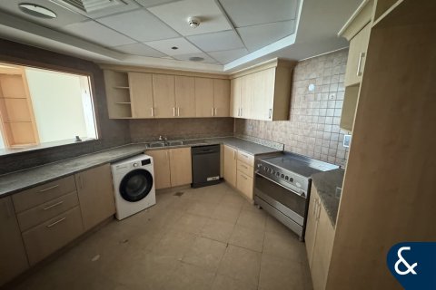 Apartment in Palm Jumeirah, Dubai 3 bedrooms, 201 sq.m. № 98965 - photo 13