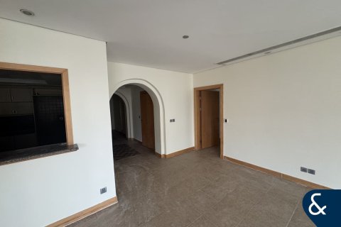 Apartment in Palm Jumeirah, Dubai 3 bedrooms, 201 sq.m. № 98965 - photo 12