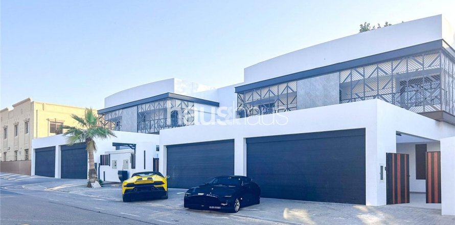 Villa à Umm Suqeim, Dubai, 4 chambres, 372 m², № 44621