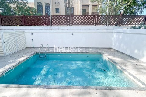 Villa à Umm Suqeim, Dubai, 4 chambres, 372 m², № 44621 - photo 14