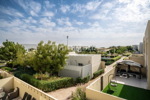 Снять в аренду квартиру в Dubai South (Dubai World Central), Дубай: 2 спальни, 107.52035802м², № 135060 - фото 3