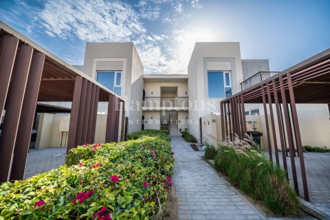Снять в аренду квартиру в Dubai South (Dubai World Central), Дубай: 2 спальни, 107.52035802м², № 135060 - фото 24