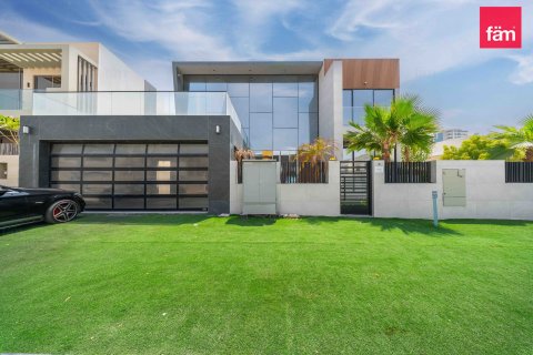 Villa in Al Furjan, Dubai 5 bedrooms, 600 sq.m. № 135078 - photo 18