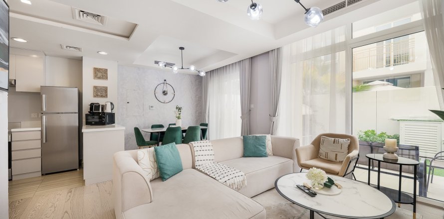 Таунхаус в Дубае, 3 спальни, 192.54м², № 130159
