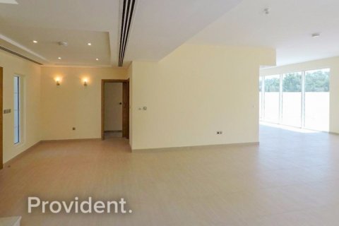 Villa en Jumeirah Park, Dubai, 4 dormitorios, № 1520 - foto 21
