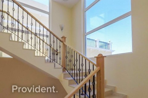 Villa en Jumeirah Park, Dubai, 4 dormitorios, № 1520 - foto 2