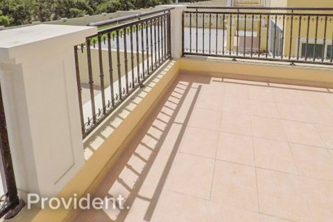 Villa en Jumeirah Park, Dubai, 4 dormitorios, № 1520 - foto 8