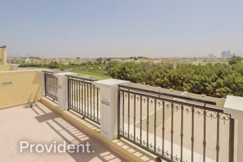 Villa en Jumeirah Park, Dubai, 4 dormitorios, № 1520 - foto 4