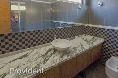 Villa en Jumeirah Park, Dubai, 4 dormitorios, № 1520 - foto 14