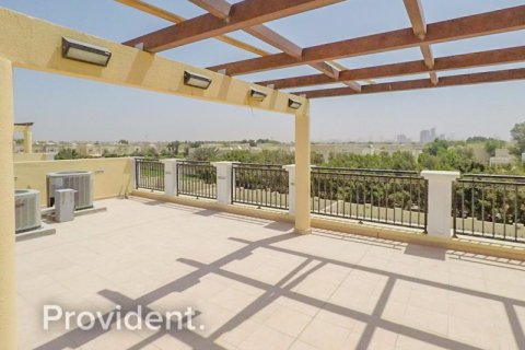 Villa en Jumeirah Park, Dubai, 4 dormitorios, № 1520 - foto 17
