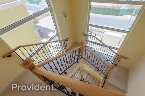 Villa en Jumeirah Park, Dubai, 4 dormitorios, № 1520 - foto 20