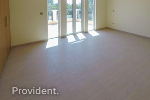 Villa en Jumeirah Park, Dubai, 4 dormitorios, № 1520 - foto 16